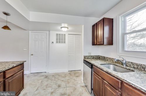 228 56 St, Washington DC 20019-6743 exterior