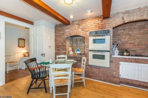 12 Schoolhouse Ln, Morristown NJ 07960-3323 exterior