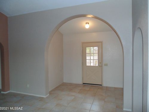 10600 Breckinridge Dr, Tucson, AZ 85730-5050