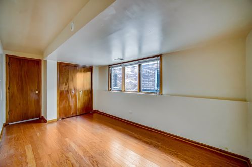 5303 Ridgeway Ave, Chicago IL 60659-1116 exterior