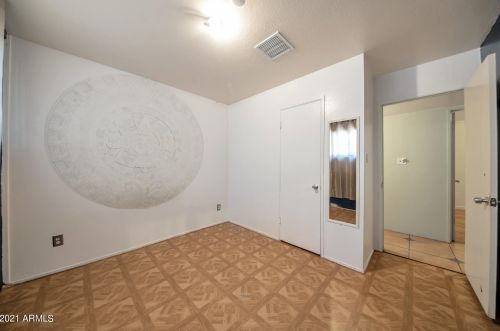 2320 40 Ave, Phoenix AZ 85009-4025 exterior