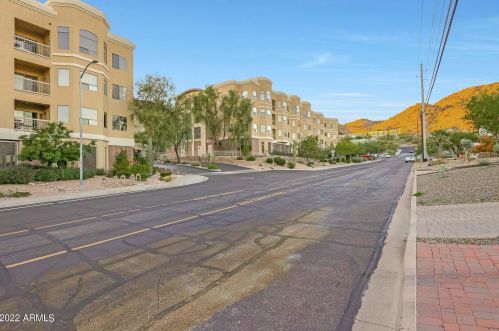 9820 Central Ave, Phoenix AZ  85020-1032 exterior