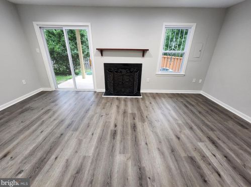 8124 Bonaire Ct, Silver Spring MD 20910-4663 exterior