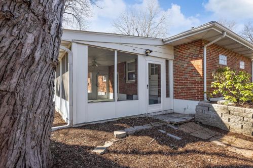 1346 Thatcher Ave, Saint Louis MO 63135-1719 exterior