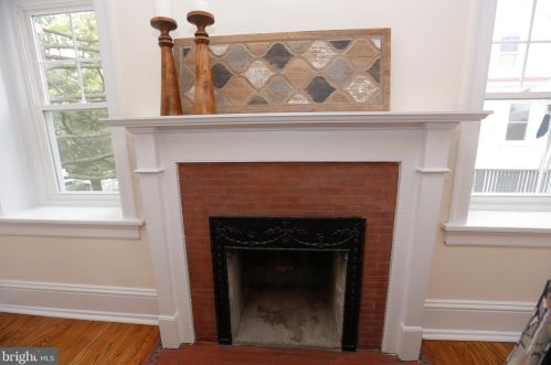 10 Simpson Rd, Ardmore PA 19003-2110 exterior