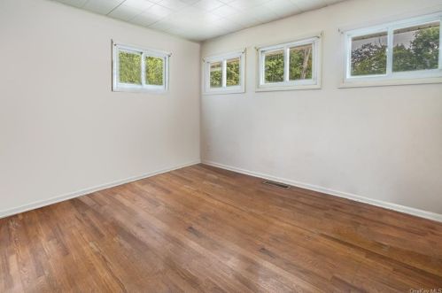 9 Toomey Dr, Poughkeepsie NY 12603-4215 exterior