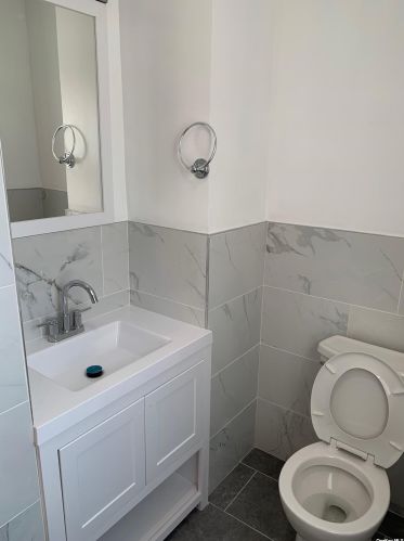 83 Dartmouth St, Valley Stream NY  11581-3215 exterior