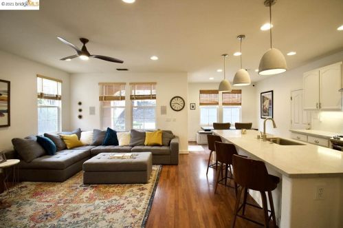 5236 Montecito Dr, Concord CA 94521-5507 exterior