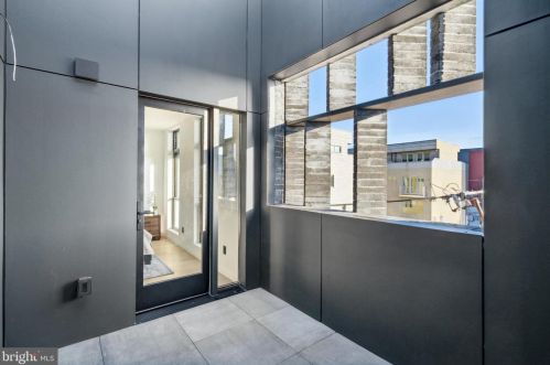 1355 Kater St, Philadelphia PA 19147-1817 exterior