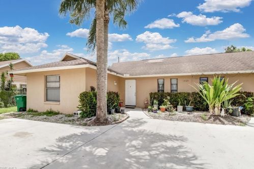 1989 46th St, Naples, FL 34116-6087