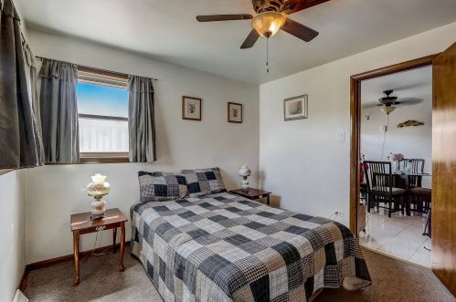 5527 Kilbourn Ave, Chicago IL 60646-5937 exterior