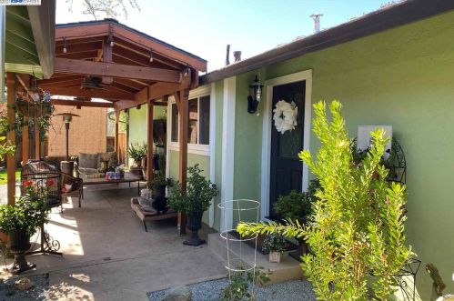 1805 Camino Estrada, Concord, CA 94521-2436