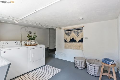 2718 Russell St, Berkeley CA 94705-2333 exterior