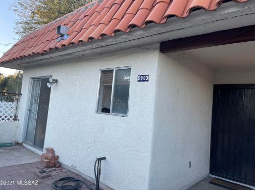 5903 Sun County Blvd, Tucson, AZ 85712-2344