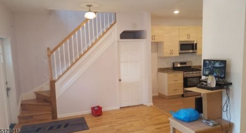 30 Montrose Ter, Irvington NJ  07111-3822 exterior