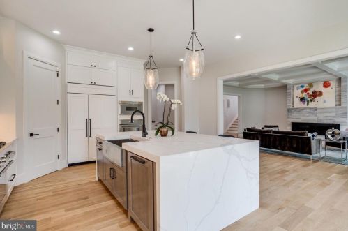 6801 Dillon Ave, Mc Lean VA  22101-4435 exterior