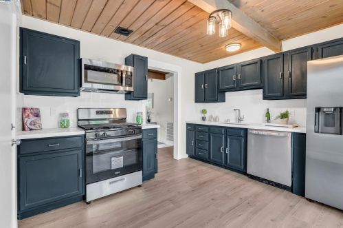 2961 Gillet Ave, Concord CA 94520-5407 exterior