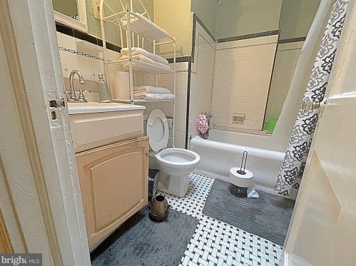 1839 68 St, Philadelphia PA 19142-1322 exterior