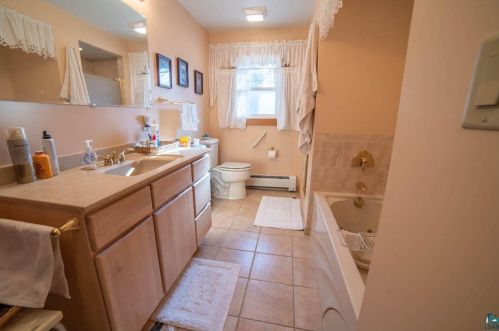 3043 Blackman Ave, Duluth MN 55811-5229 exterior