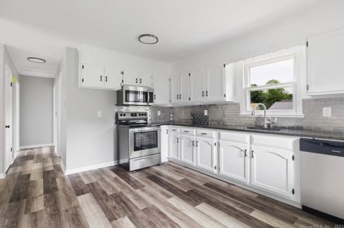 80 Woodward St, Killingly CT 06239-1643 exterior