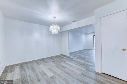 1601 Silver Ct, Trenton NJ  08690-3528 exterior