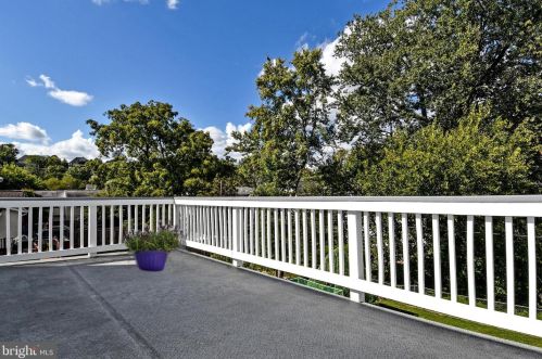 1023 19 St, Arlington VA 22202-1611 exterior