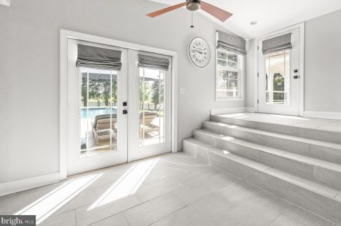 7327 Coventry Dr, Middletown MD 21769-6636 exterior