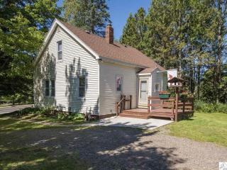 4452 Lavaque Rd, Duluth, MN 55811-1324