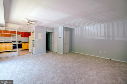 3222 28th St, Alexandria VA 22302-1325 exterior