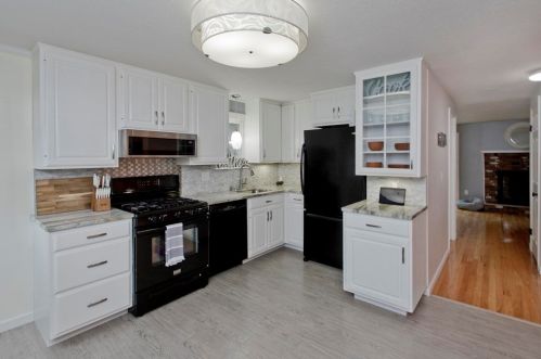 176 Tamarack Dr, Springfield, MA 01129-1931