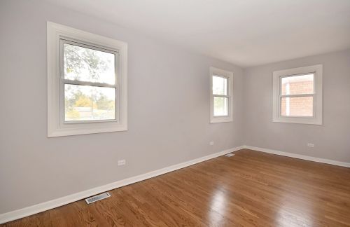 6657 Olmsted Ave, Chicago IL 60631-1335 exterior