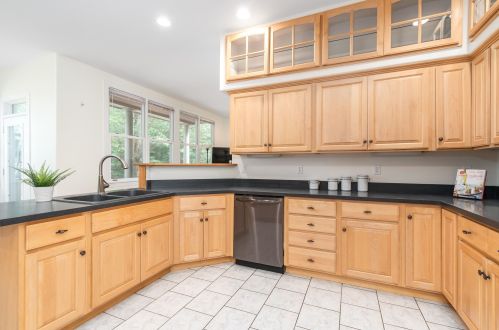 1 Deer Track Ln, Concord NH  03301-7916 exterior