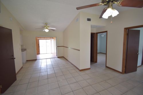 1102 Hibiscus St, Fort Pierce FL  34983-2817 exterior