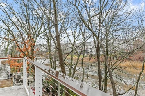 80 Indian Harbor Dr, Greenwich CT 06830-7148 exterior