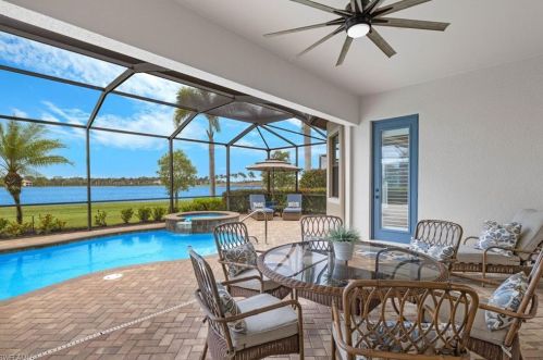 10070 Biscayne Bay Ln, Naples FL 34120-3754 exterior