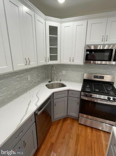 5818 Camac St, Philadelphia PA  19141-4123 exterior