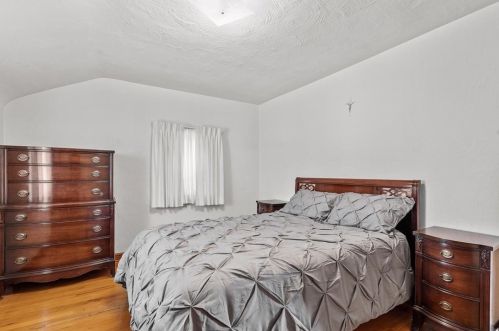 425 Overbrook Blvd, Pittsburgh PA 15210-4405 exterior