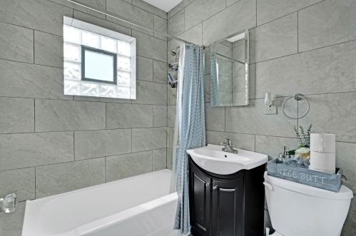 2818 72 Ct, Chicago IL 60707-1507 exterior