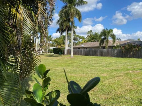 758 95th Ave, Naples FL 34108-2457 exterior