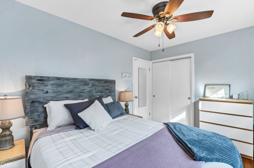 7337 Palatine Ave, Chicago IL 60631-1950 exterior