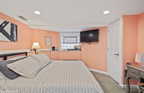 3913 Kenneth Ave, Chicago IL 60641-2838 exterior