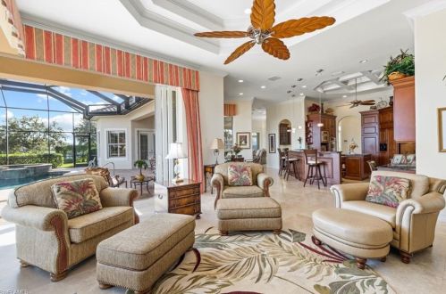 7534 Hogan Ct, Naples FL 34113-3055 exterior