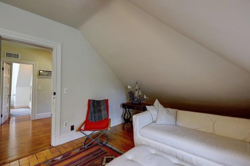 690 Angell St, Providence RI 02906-5309 exterior