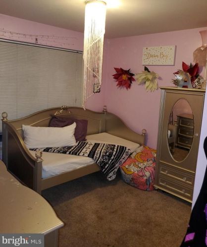 1311 Marshall St, Philadelphia PA 19122-4314 exterior