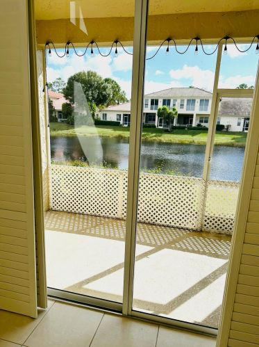 9209 Wentworth Ln, Fort Pierce FL  34986-3287 exterior