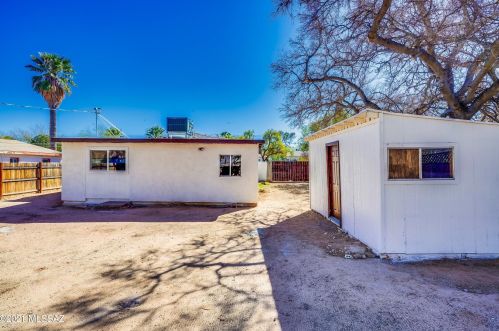 4137 1 St, Tucson AZ 85711-1510 exterior