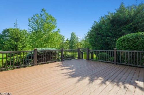 301 Porter Way, Bridgewater NJ 08807-3540 exterior