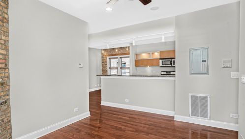 1358 Estes Ave, Chicago IL  60626-5549 exterior