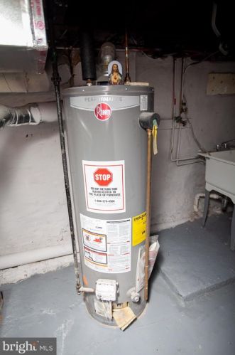 2022 21 St, Philadelphia PA 19145-2722 exterior