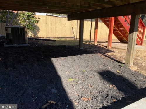 9407 Colesville Rd, Silver Spring MD 20901-4819 exterior